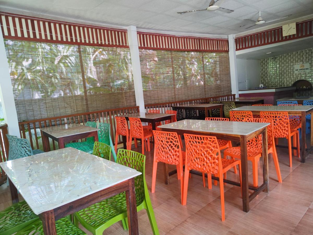 Hotel Highness Sea Rock Sitapur Exteriör bild